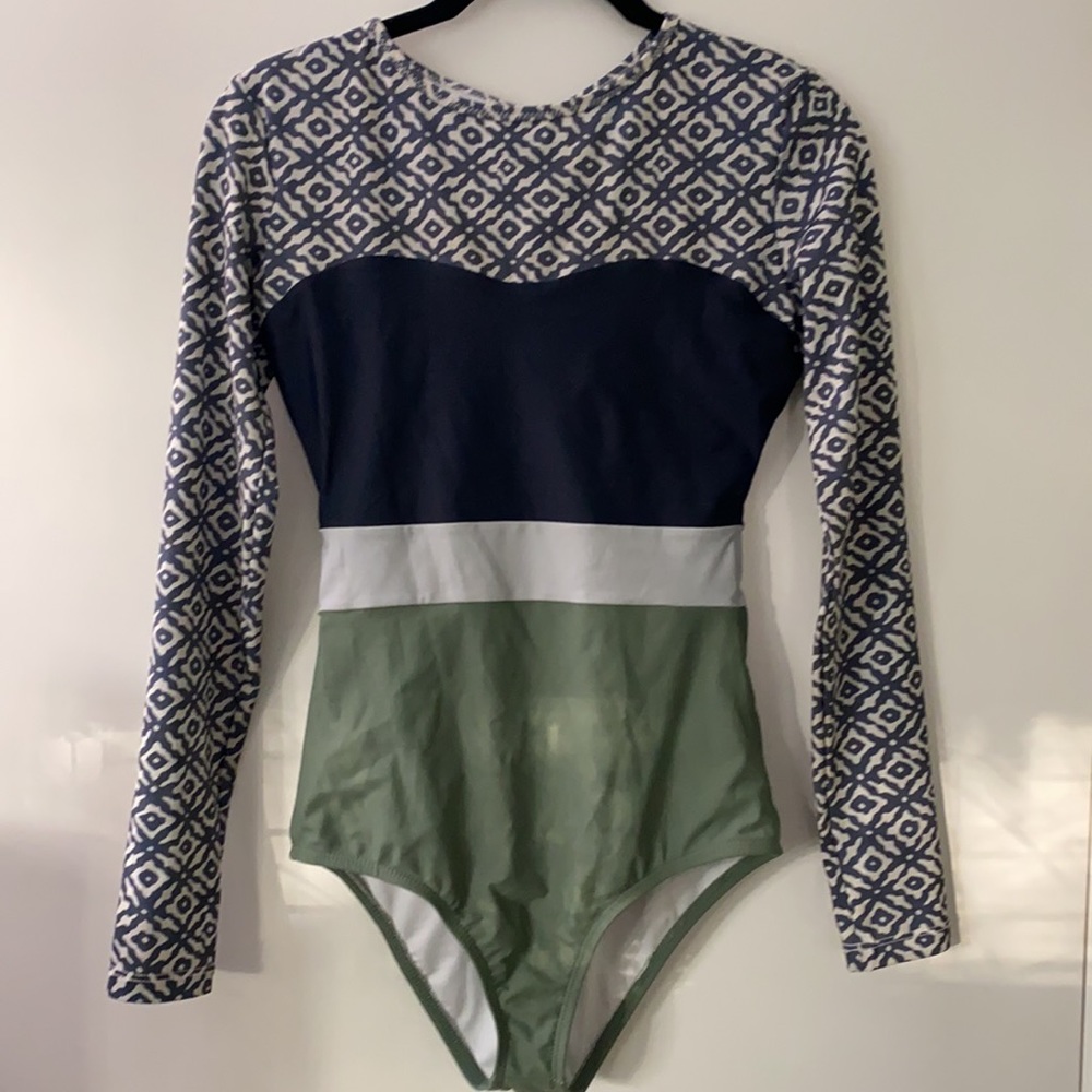 The Seea Hermosa Swimsuit Surfsuit